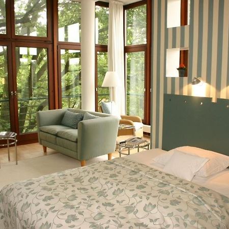 プリバート ホテル リンデナー ハンブルグ ハンブルク エクステリア 写真 A bedroom