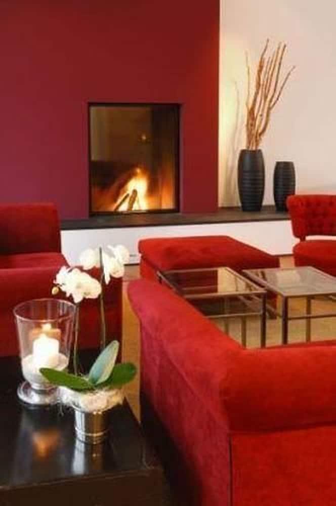プリバート ホテル リンデナー ハンブルグ ハンブルク インテリア 写真 A fireplace in a home
