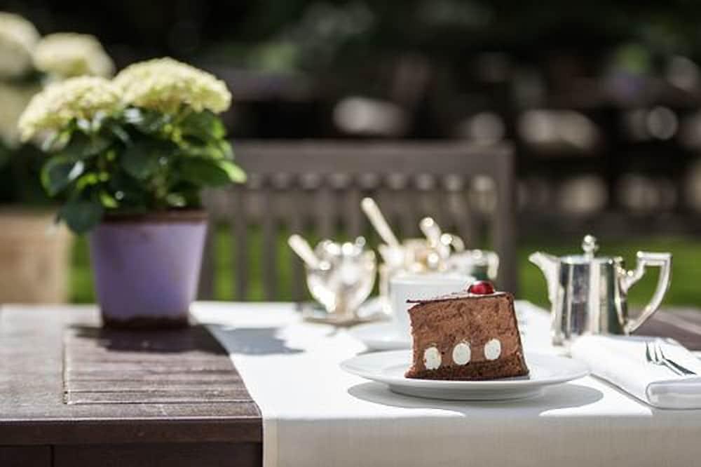 プリバート ホテル リンデナー ハンブルグ ハンブルク エクステリア 写真 A Black Forest gâteau
