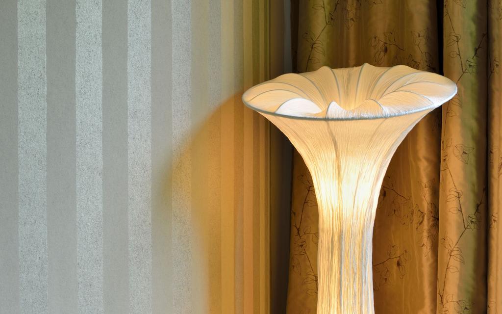 プリバート ホテル リンデナー ハンブルグ ハンブルク エクステリア 写真 A floor lamp