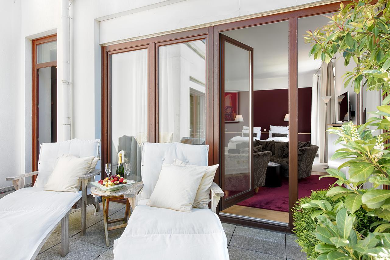 プリバート ホテル リンデナー ハンブルグ ハンブルク エクステリア 写真 A suite at the Mandarin Oriental, Munich